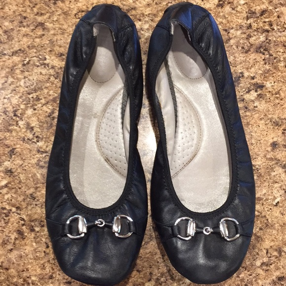 me too leather flats